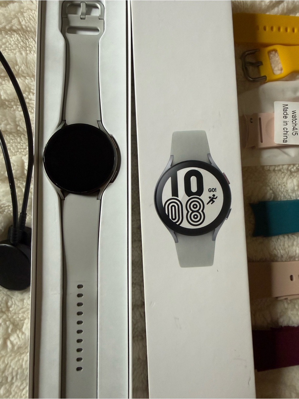 Samsung Galaxy Watch4 Classic Bluetooth/Wi-Fi/GPS – Excellent Condition